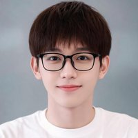一位戴眼镜的年轻男性用户头像